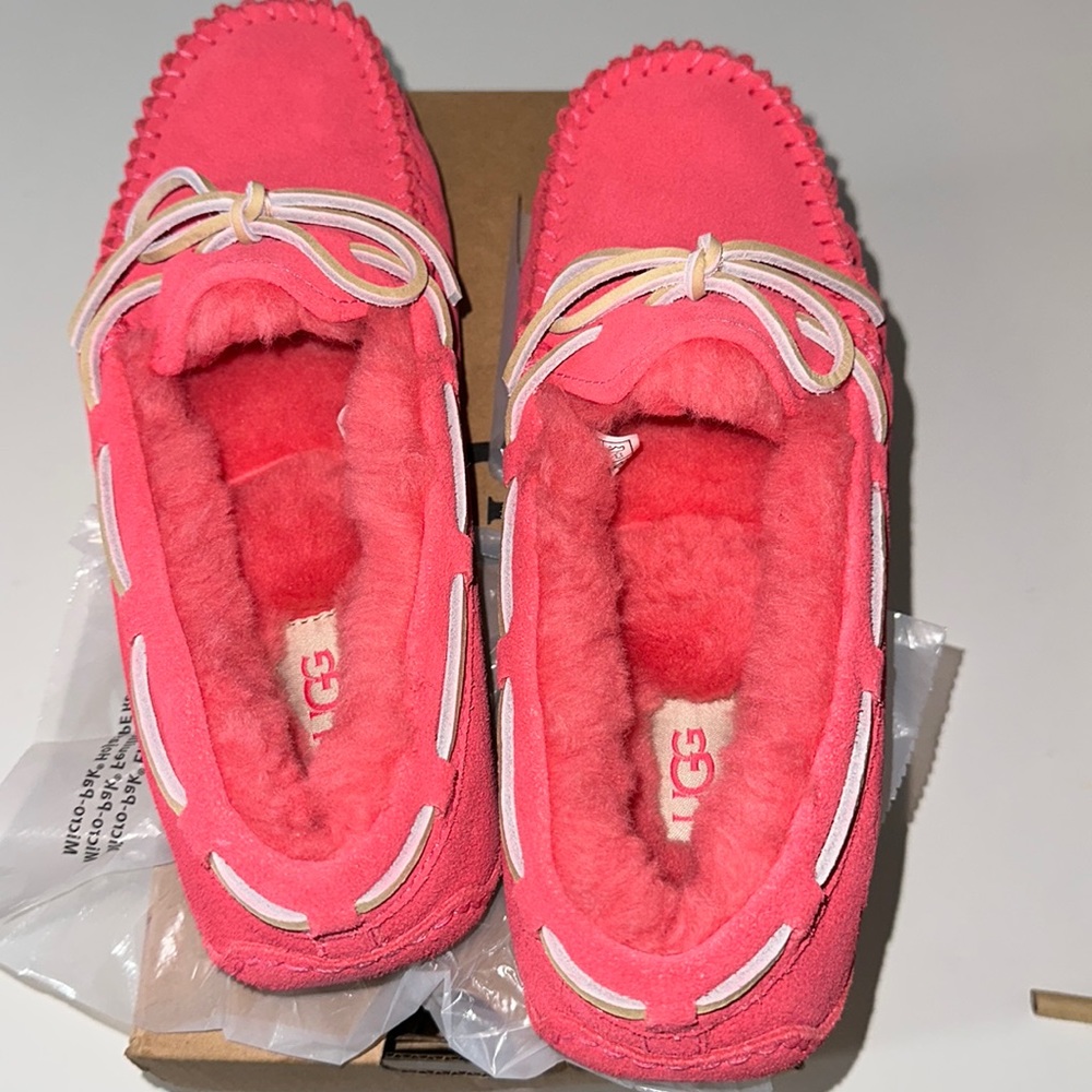 NEW UGG Dakota slippers